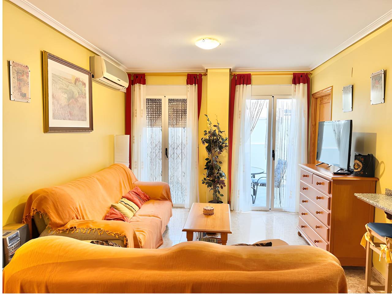 Apartamento entero, Apartamento 'Lopimar Aurora' con piscina compartida, Wi-Fi y aire acondicionado in Canet de Berenguer, Costa de Valencia