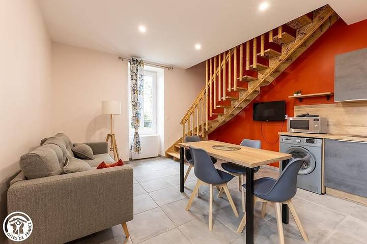 Gîte pour 4 personnes, avec balcon et jardin, animaux acceptés à Saint-Julien-la-Geneste