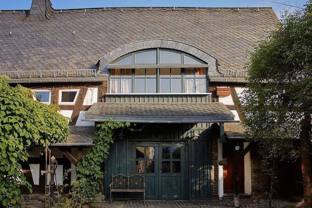Ferienhaus am Dorfbrunnen - 4 Bett Ferienhaus, Bad, Sauna in Hundsangen, Westerwald