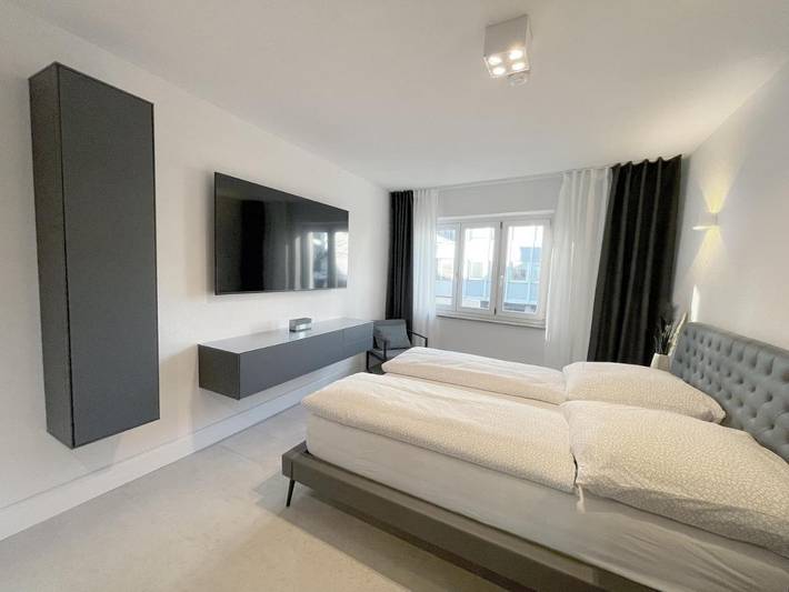 Ferienwohnung für 9 Personen, mit Balkon und Terrasse sowie Ausblick in Ulm