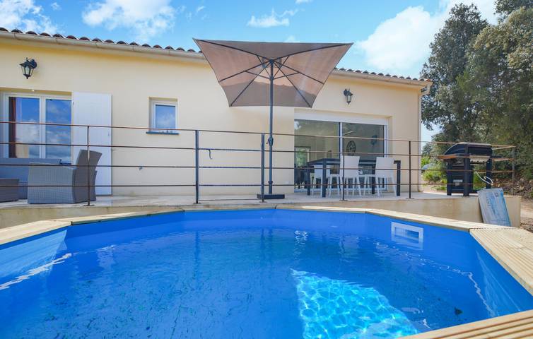 Gîte pour 5 personnes, avec jardin ainsi que piscine et terrasse, animaux acceptés à Petreto-Bicchisano