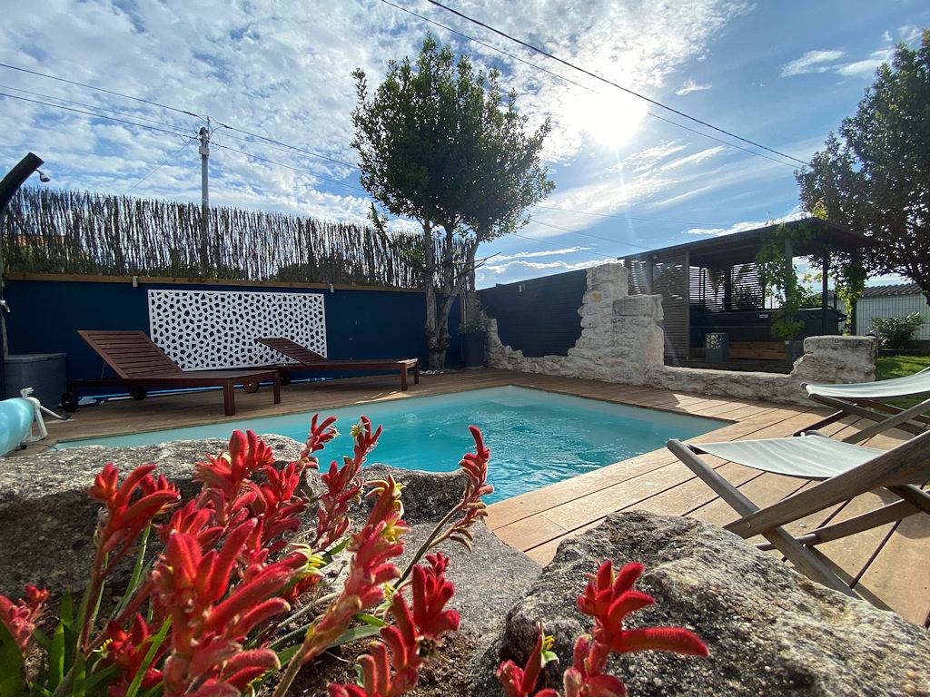 Gite hôme in Le Gua, Côte de Beauté