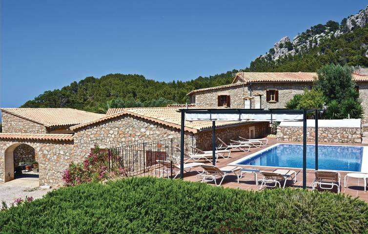 Refugio costero con aire acondicionado, piscina y cocina in Estellenchs, Costa de Mallorca