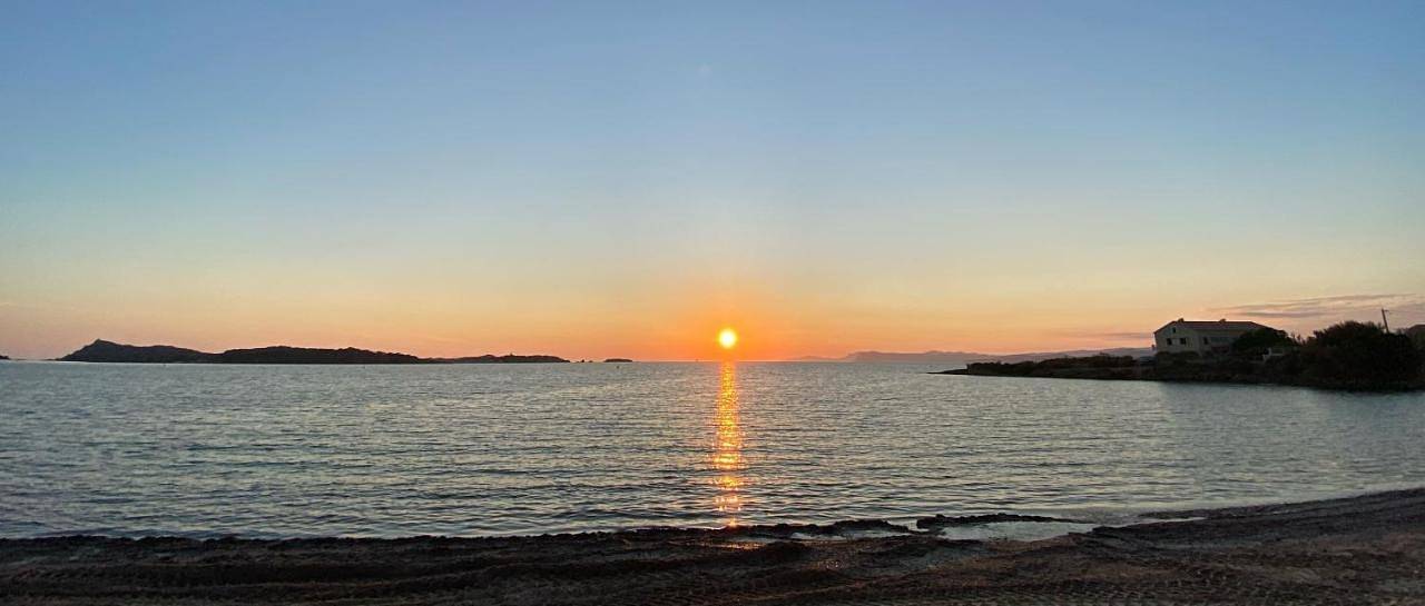 Family Double Room in Le Brusc, Six-Fours-les-Plages