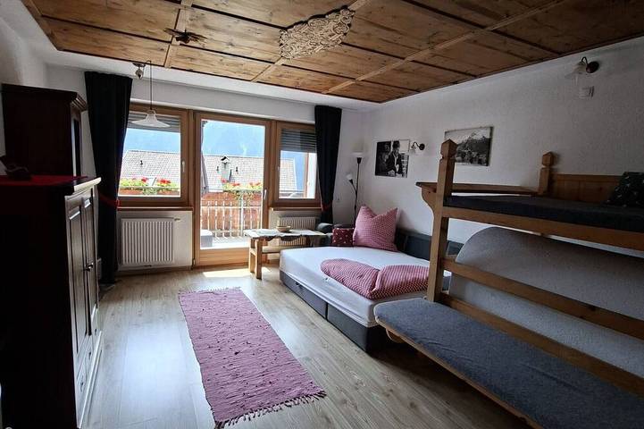 Ferienhaus für 8 Personen, mit Balkon und Garten - 1