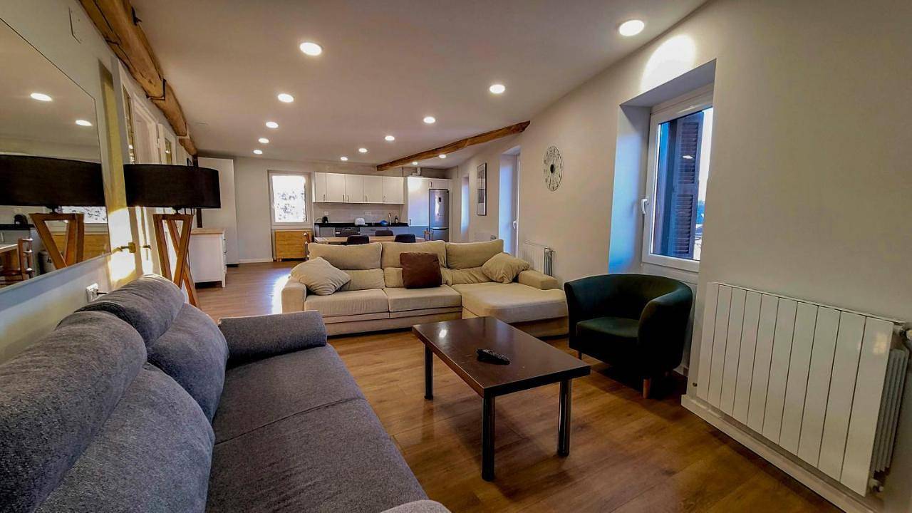 Apartamento entero, Two-Bedroom Apartment in Elizondo, Baztán