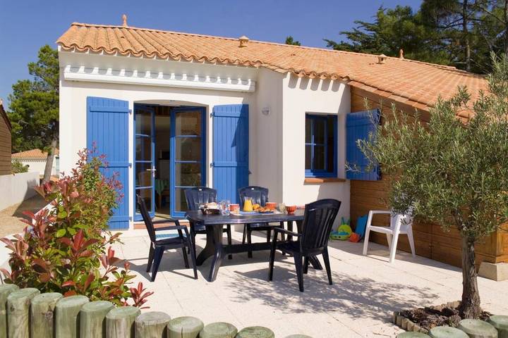 Parc de vacances pour 6 personnes, avec bassin pour enfant et piscine ainsi que jardin et terrasse, animaux acceptés en Vendée - 3