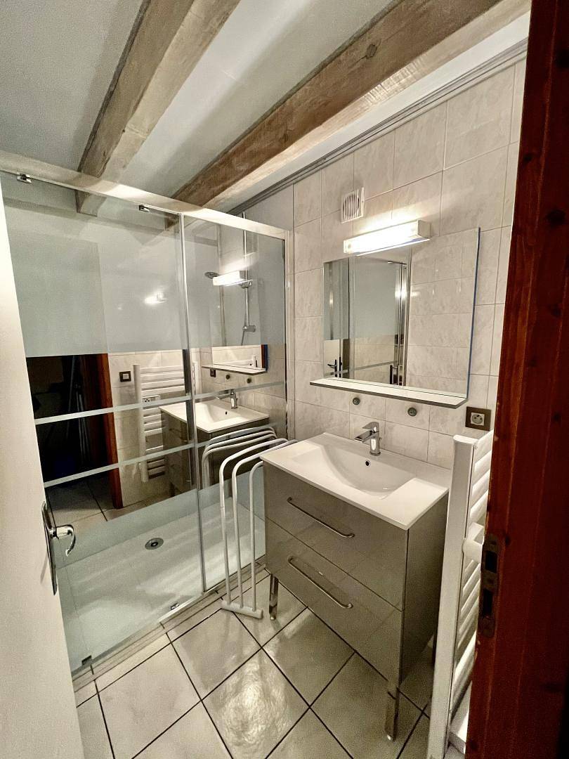 Gîte confortable avec parking près de la plage, de la rivière et du restaurant in Saligos, Parc national des Pyrénées