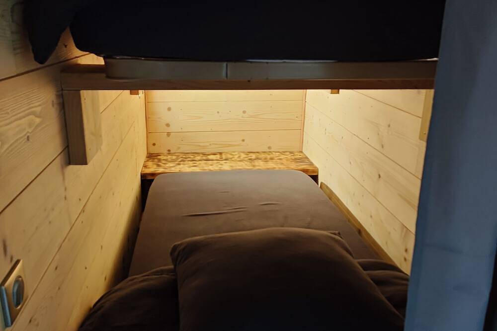 Ganze Wohnung, \"Old Cars and Motorcycles\" Spa Guesthouse in Charmes, Épinal und Umgebung