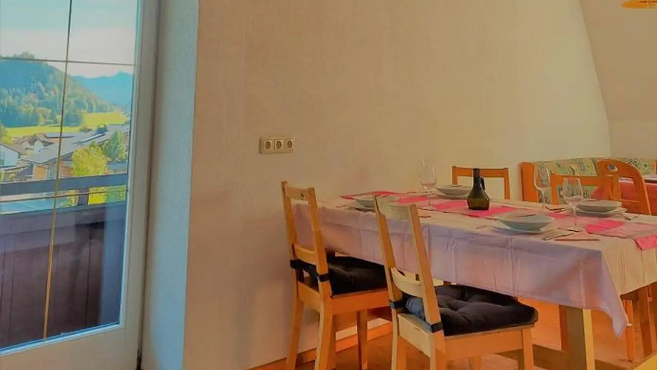 Ganze Ferienwohnung, Ferienwohnung für 6 Personen (211 m²) in Vils in Vils, Außerfern