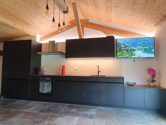 Gîte pour 2 personnes, avec balcon ainsi que jacuzzi et sauna dans Canton du Jura