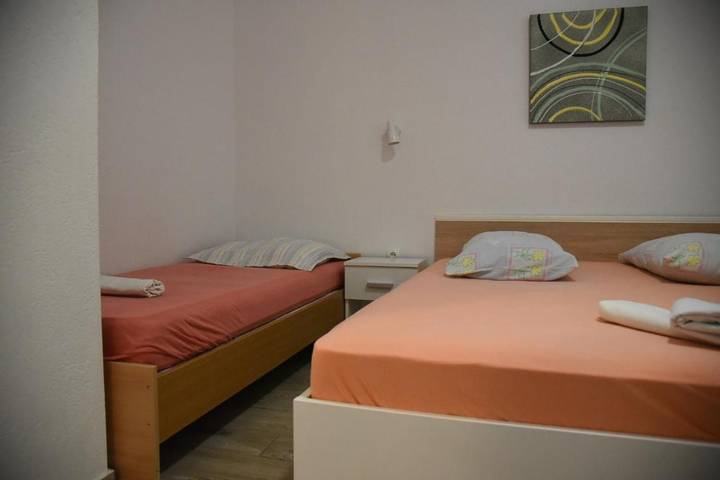 Maison d’hôte pour 3 personnes, avec Terrasse et Jardin à Makarska - 4