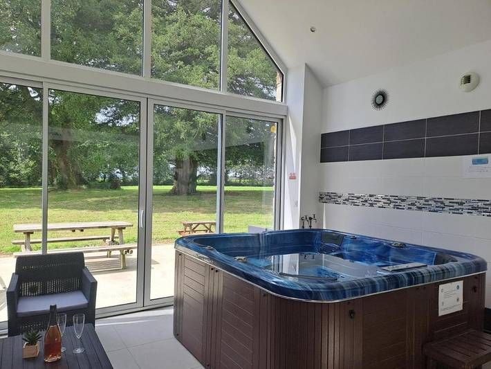 Location de vacances pour 6 personnes, avec jardin ainsi que sauna et jacuzzi à Poullaouen - 3