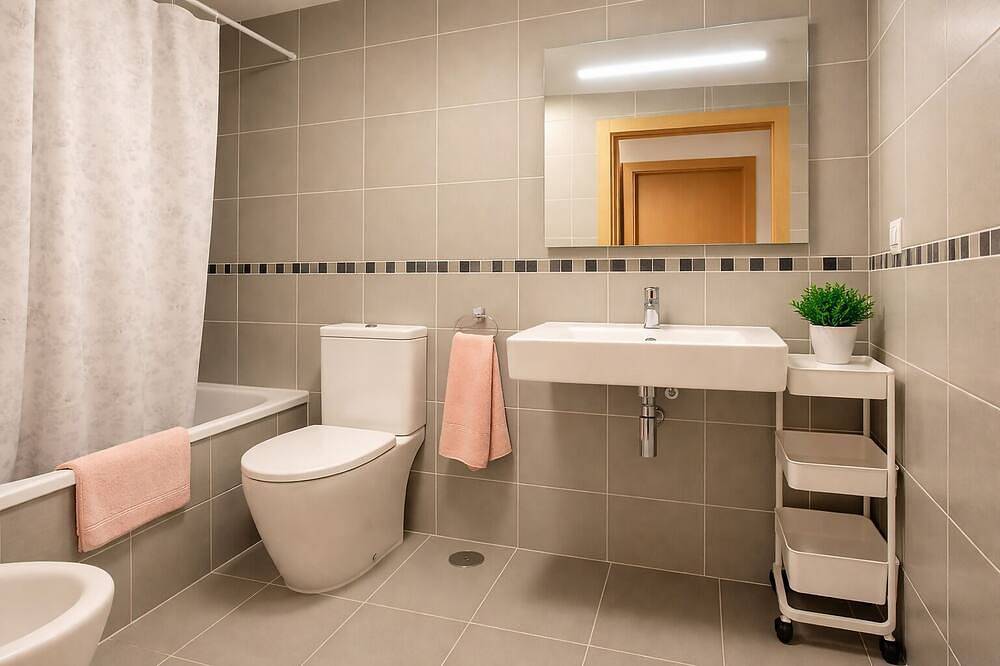 Entire apartment, Lower Llanes apartment with terrace - Casa Juanín in Llanes, Costa Verde (Spain)