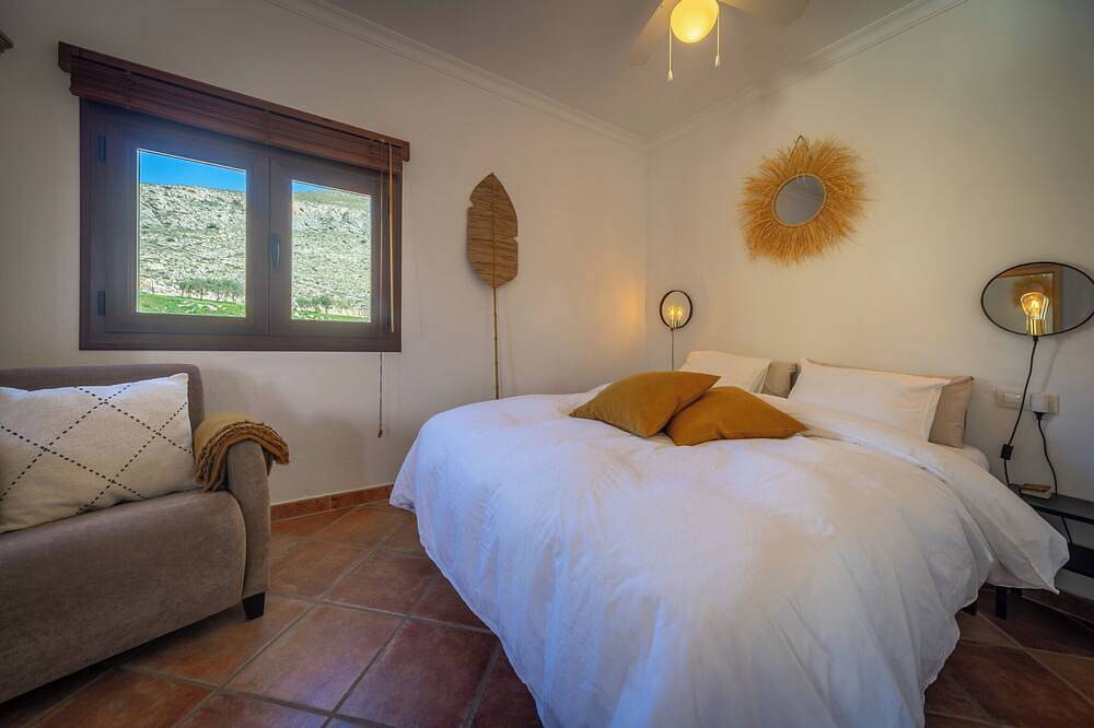 Boutique B&B Casa La Calera 15+/ Caminito del Rey-15 min/Ronda-25 min/Town-5 min in Teba, Málaga Province
