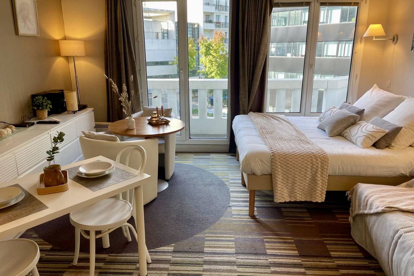 Appartement entier, Paris Porte de Versailles Cosy Lodge 2 Appart hôtel parking wifi 4 pers in Paris, Île de France