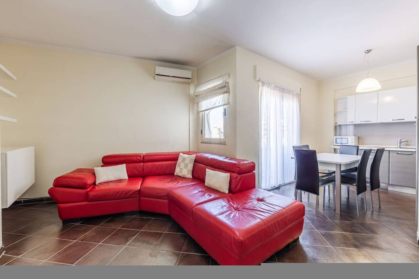 Ganze Wohnung, Spacious Stay in the Heart of Tirana in Tiranë, Albanien