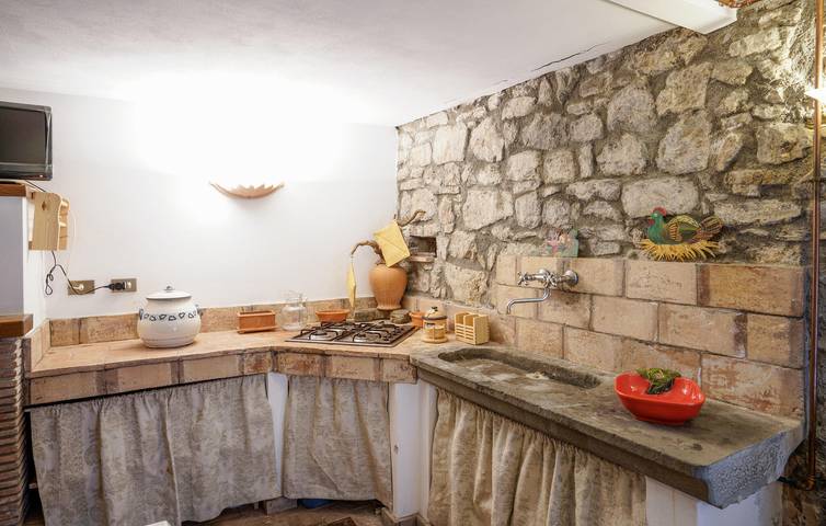 Appartamento intero, Accogliente appartamento vicino al fiume e al centro città con parcheggio in Gallicano, Garfagnana
