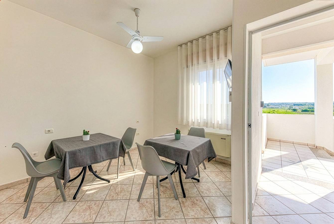 Locanda 'Doppia 3' con Balcone, Wi-Fi e Aria Condizionata in Ugento, Golfo di Taranto