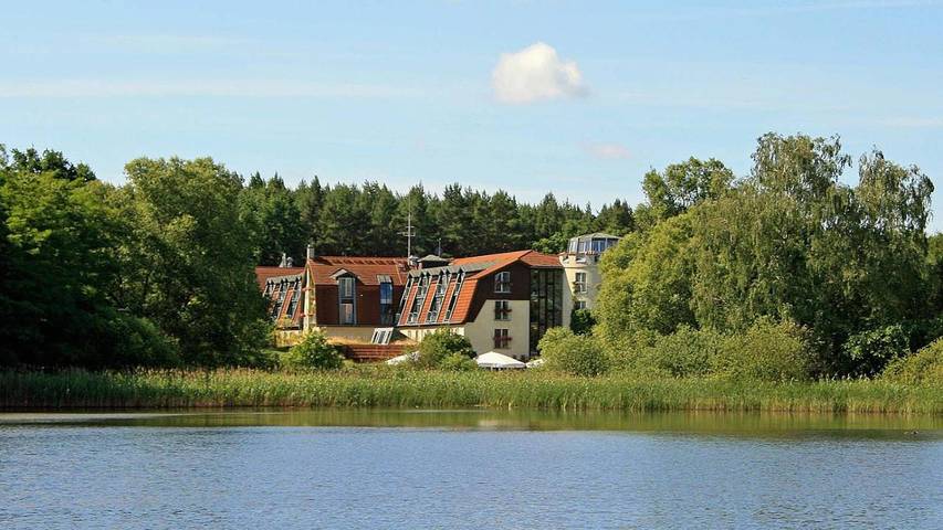 Hotel für 2 Personen, mit Balkon und Terrasse sowie Garten und Pool in Kremmen
