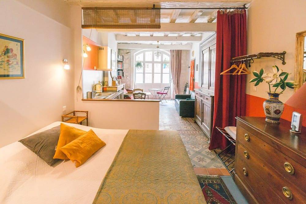 Appartement entier, Studio de charme à 2 mn des Arènes in Arles, Région d'Arles