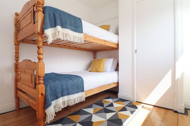 The Heights, pet friendly, country holiday cottage in Truro in Truro, Cornouailles