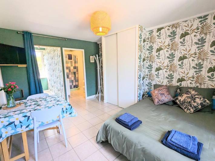 Gîte pour 2 personnes, avec terrasse à Saint-Germain-les-Belles