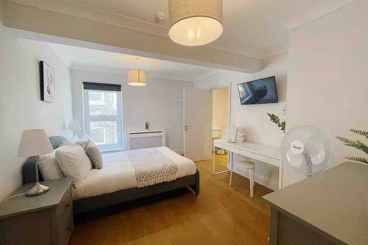 Amber House - Stunning 8 Bedroom House in Gorleston, Great Yarmouth