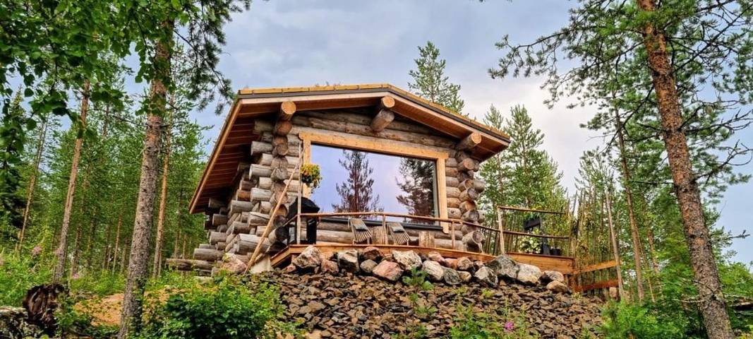 Dom dla 4 osób, z jacuzzi i sauna oraz taras w Laponia