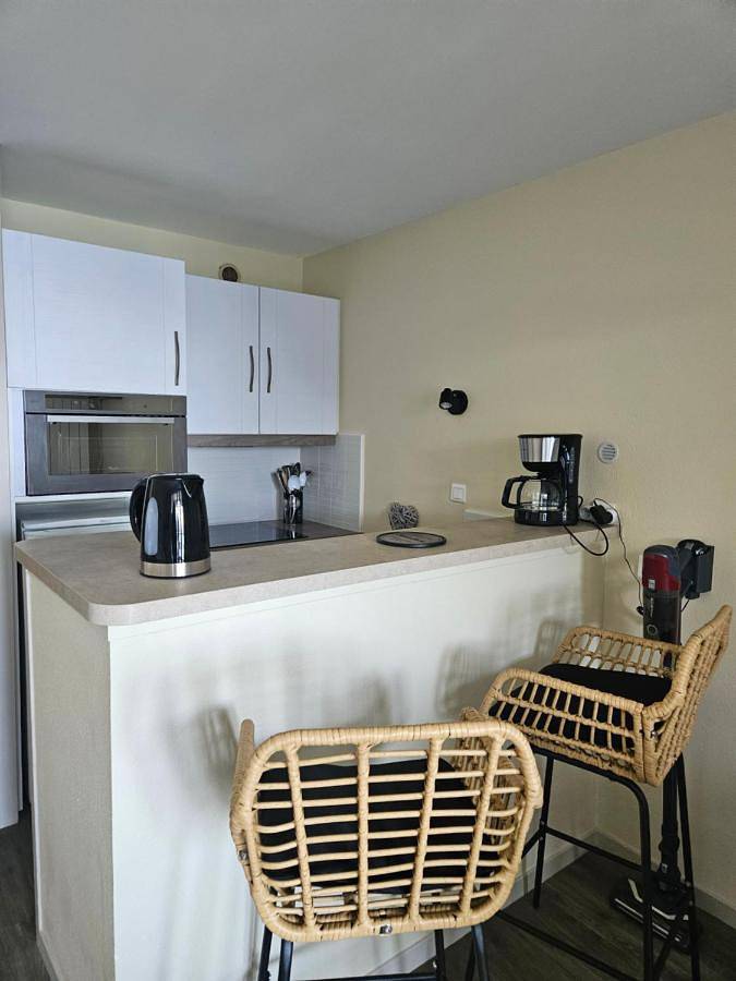 Gîte pour 9 personnes, avec piscine ainsi que balcon et vue dans Plage des Sables Blancs (Douarnenez) - 4