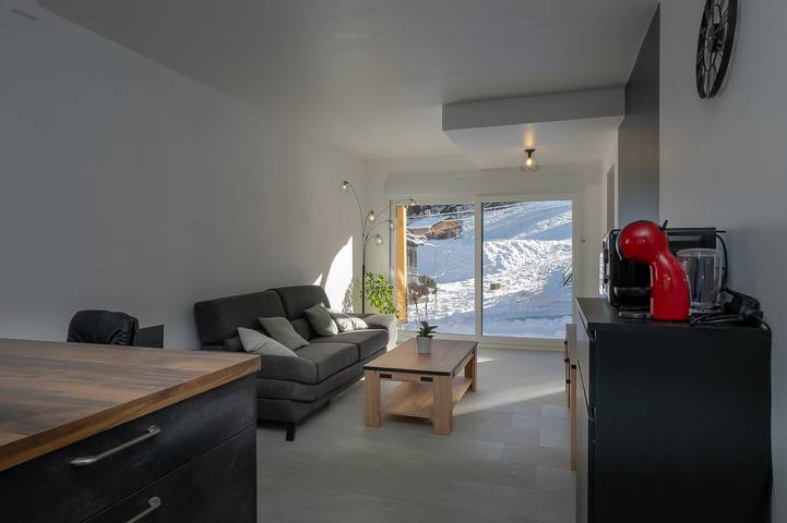 Apartamento entero, Apartamento 'Les Iris' con vistas a la montaña, jardín privado y Wi-Fi in Saint-Pierre-d'Entremont, Isère