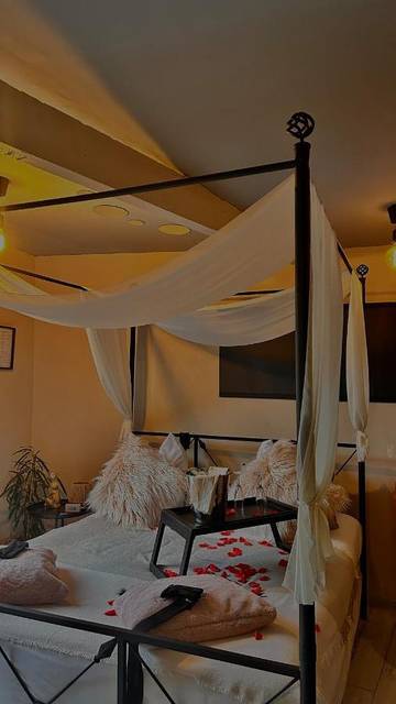 Gîte pour 2 personnes, avec terrasse et jacuzzi ainsi que jardin et sauna à Bieuzy