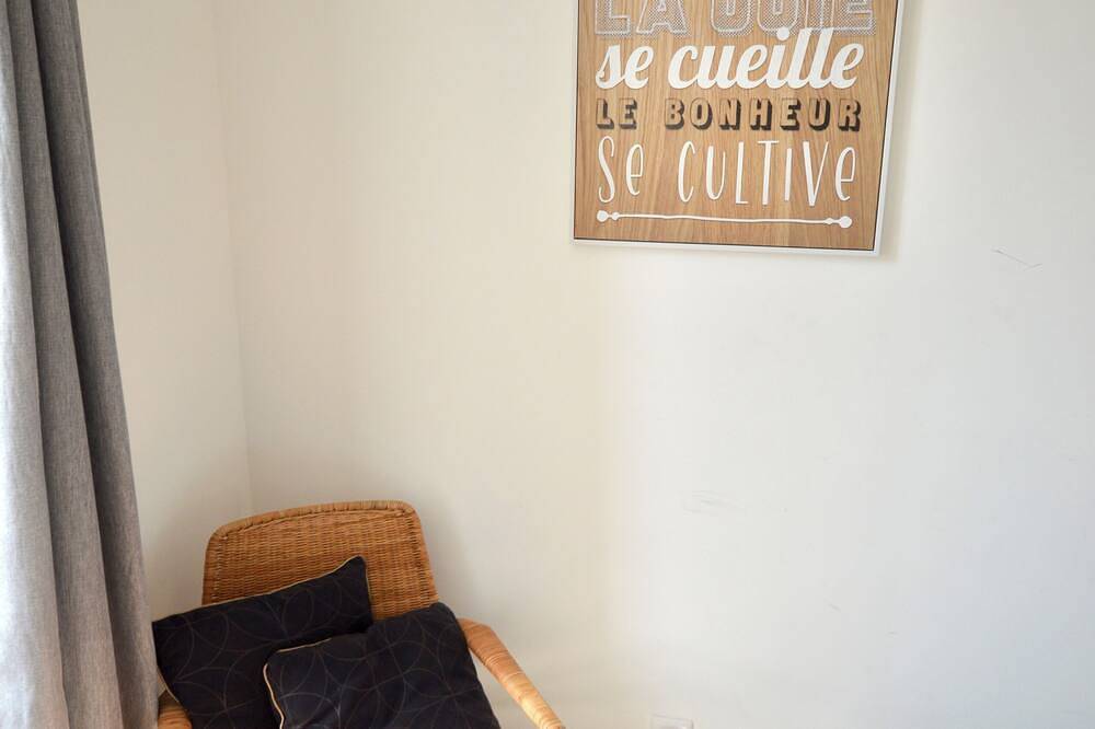 Entire apartment, Épernay Prestige, Apartment with terrace in Épernay, Marne