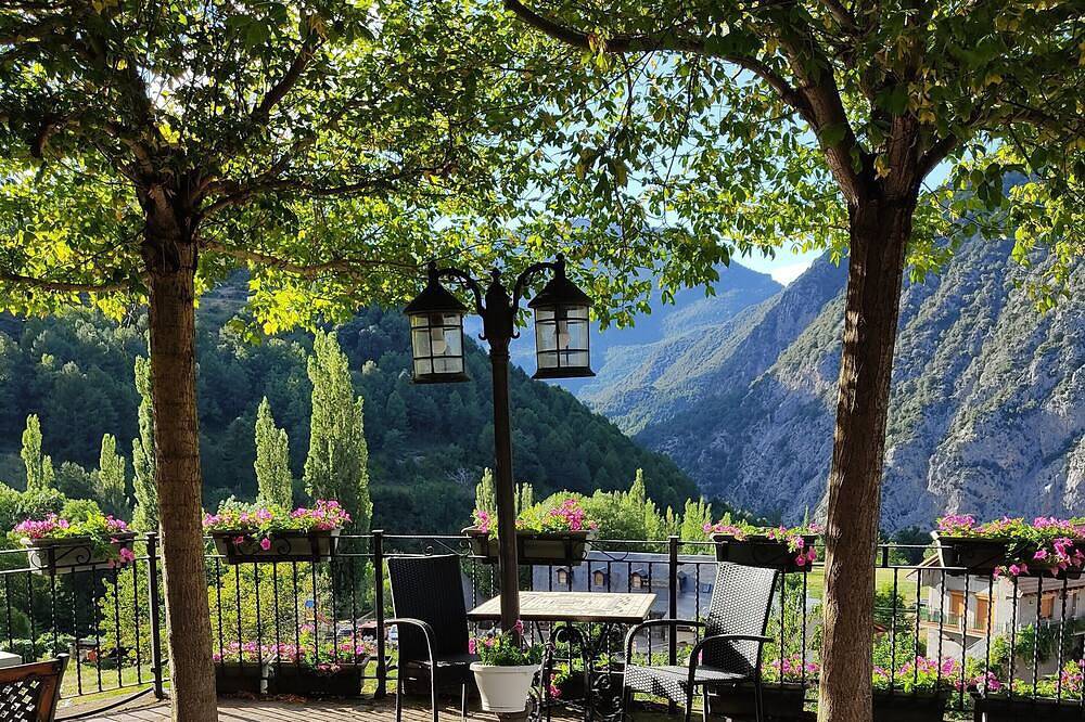 Miguelo Apartments  in Saravillo, Plan