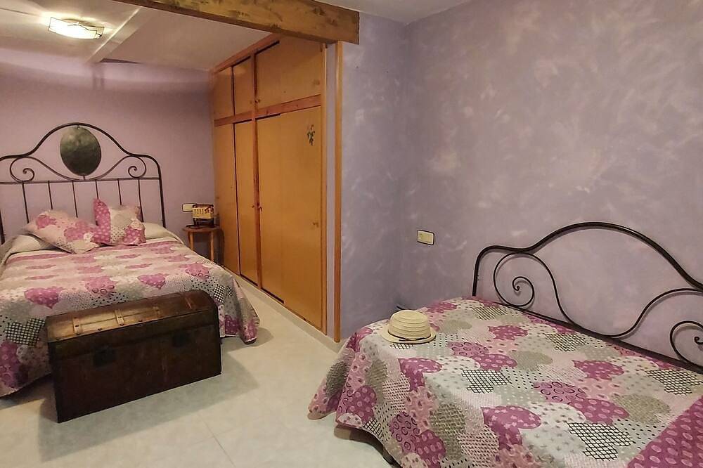 Appartementhaus Felix. 6 Menschen Schwimmbad, Solarium, Grill, Tischfußball, Pingpon in Torres del Obispo, Graus