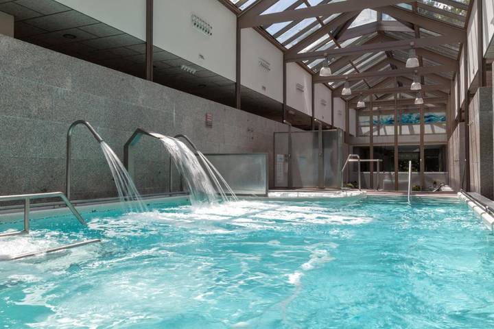 Hôtel pour 2 personnes, avec Terrasse et Jacuzzi ainsi que Jardin et Sauna