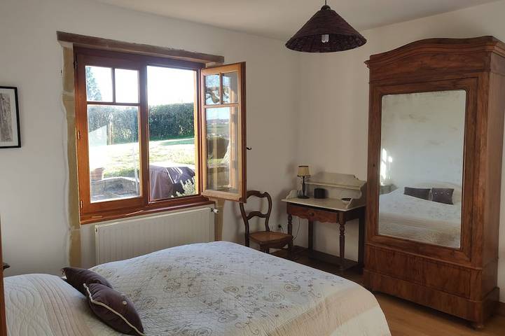 Location de vacances pour 6 personnes, avec jardin à Charlieu - 3