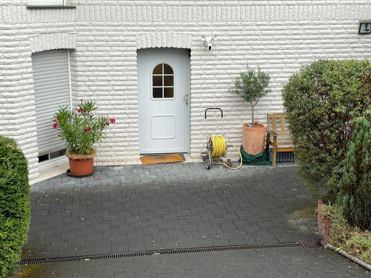 Ganze Wohnung, Apartment - Ground Floor in Eudenbach, Königswinter