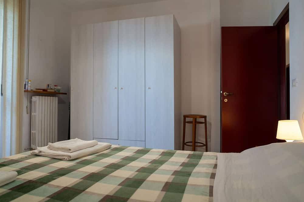 Appartamento intero, Bellissimo appartamento per 7 ospiti con Wifi, Tv, balcone e animali ammessi in Montesilvano Marina, Montesilvano
