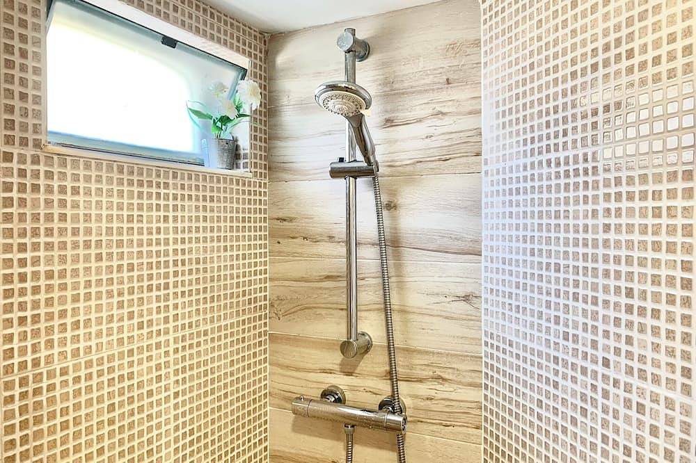 Ganze Wohnung, Cozy studio with terrace in Cascais in Alcabideche, Costa de Lisboa