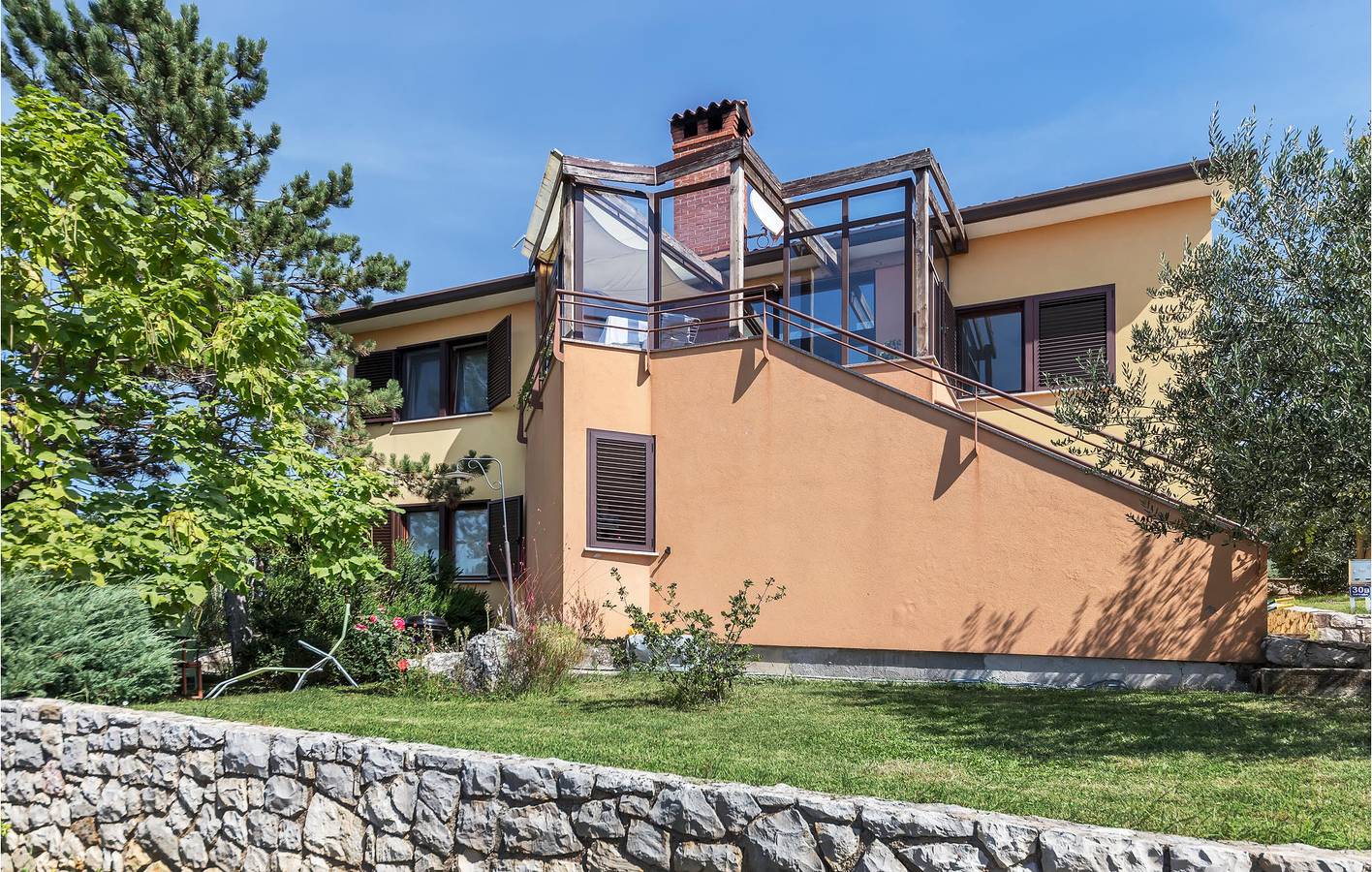 Apartamento vacacional entero, Encantador apartamento con terraza, wifi y aparcamiento a 2,5 km de la playa in Ripenda, Costa Este de Istria