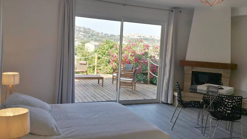 Location de vacances pour 5 personnes, avec terrasse et vue à La Colle-sur-Loup - 4