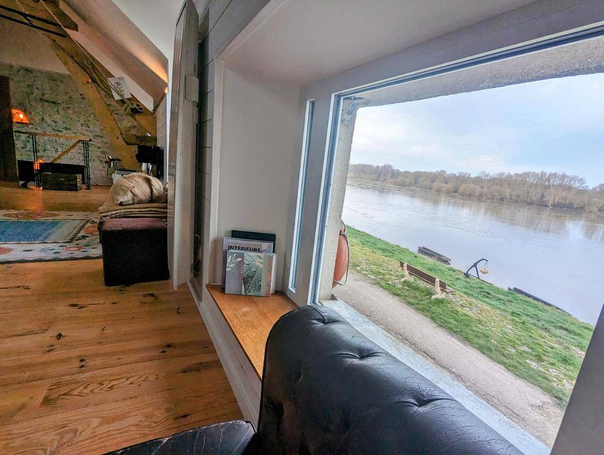 Appartement entier, La Capitainerie, vue directe sur la Loire, calme et confort in Saint-Laurent-Nouan, Sologne