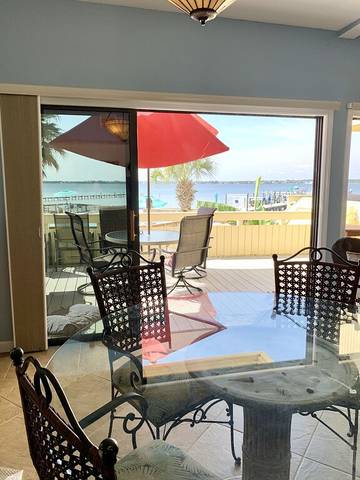 Vacation House for 8 Guests in Navarre Beach, Emerald Coast, Picture 2
