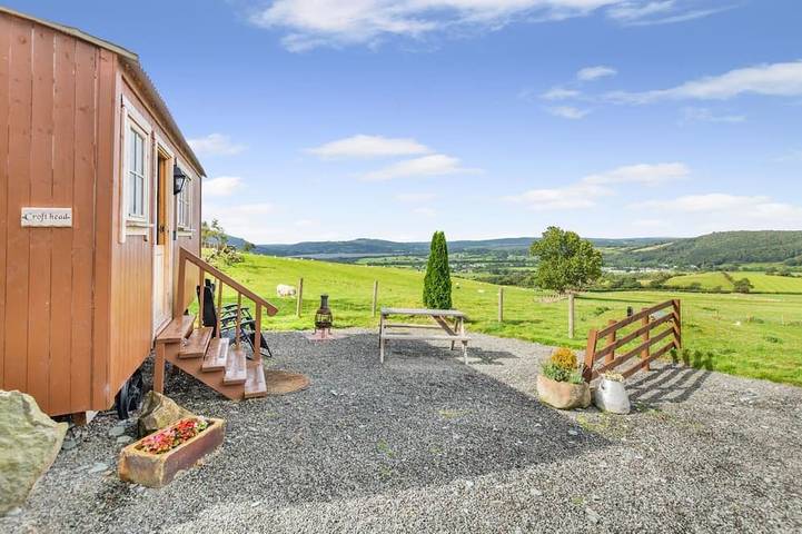 Log cabin for 2 people, with garden, with pets in Bassenthwaite
