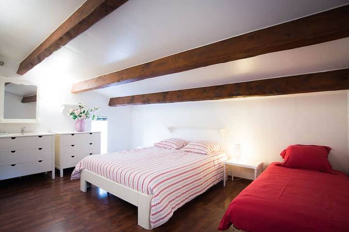 Location de vacances pour 7 personnes, avec terrasse et jardin à Lodève - 2