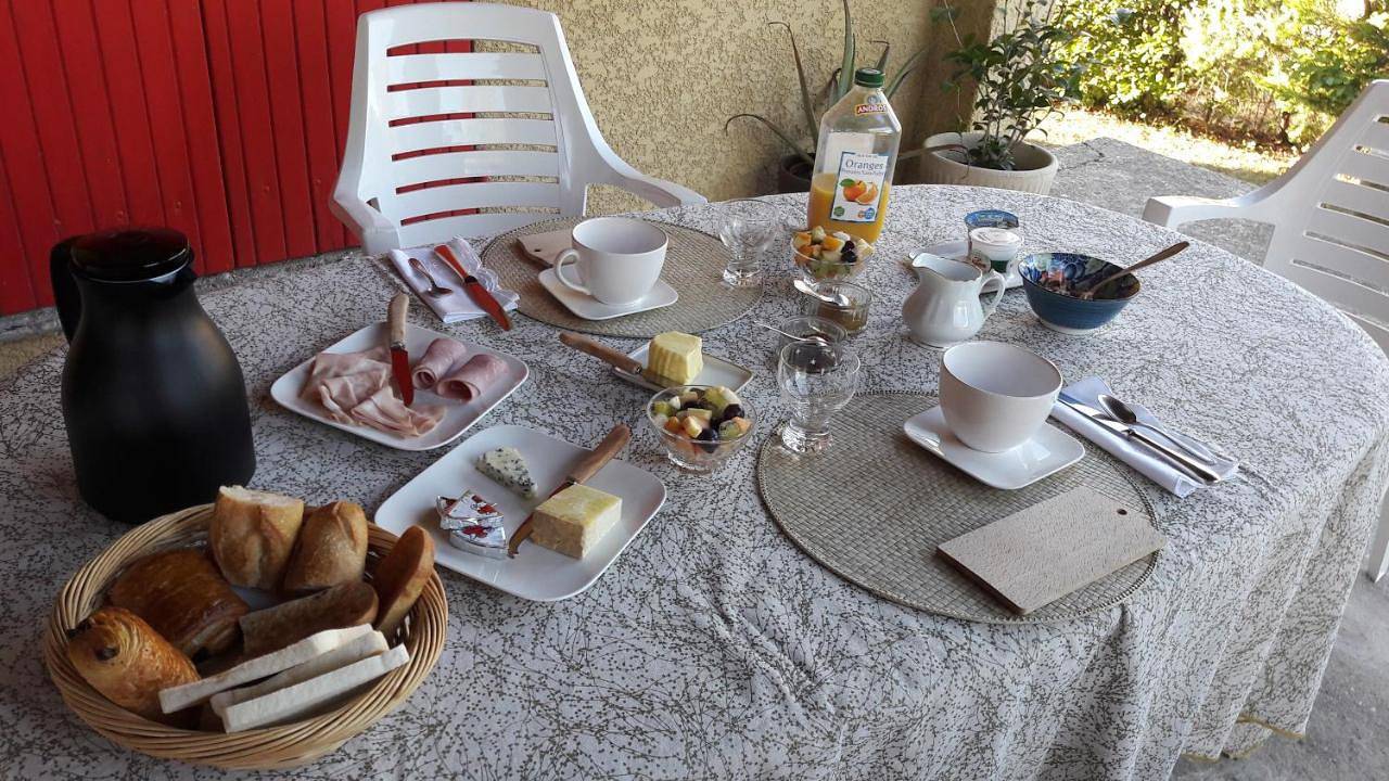 Queen Room in Langlade, Région de Nîmes