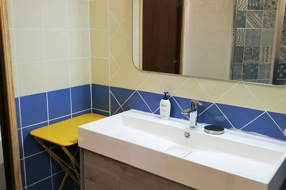 Ganze Wohnung, Wunderschönes, einstöckiges, klimatisiertes Duplex-Design mit Meerblick in Monticello, Calvi und Umgebung