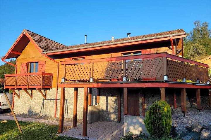 Gîte pour 8 personnes, avec jardin et balcon à Anould