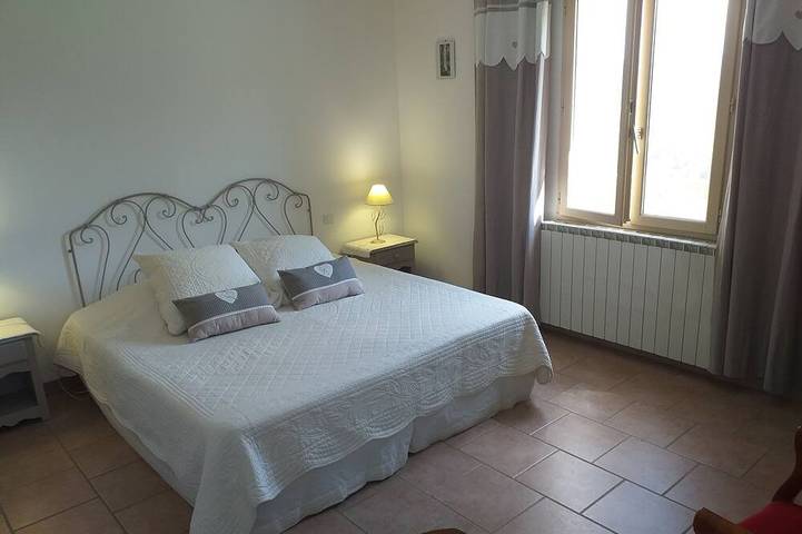 Maison d’hôte pour 2 personnes, avec jardin à Lacoste - 2